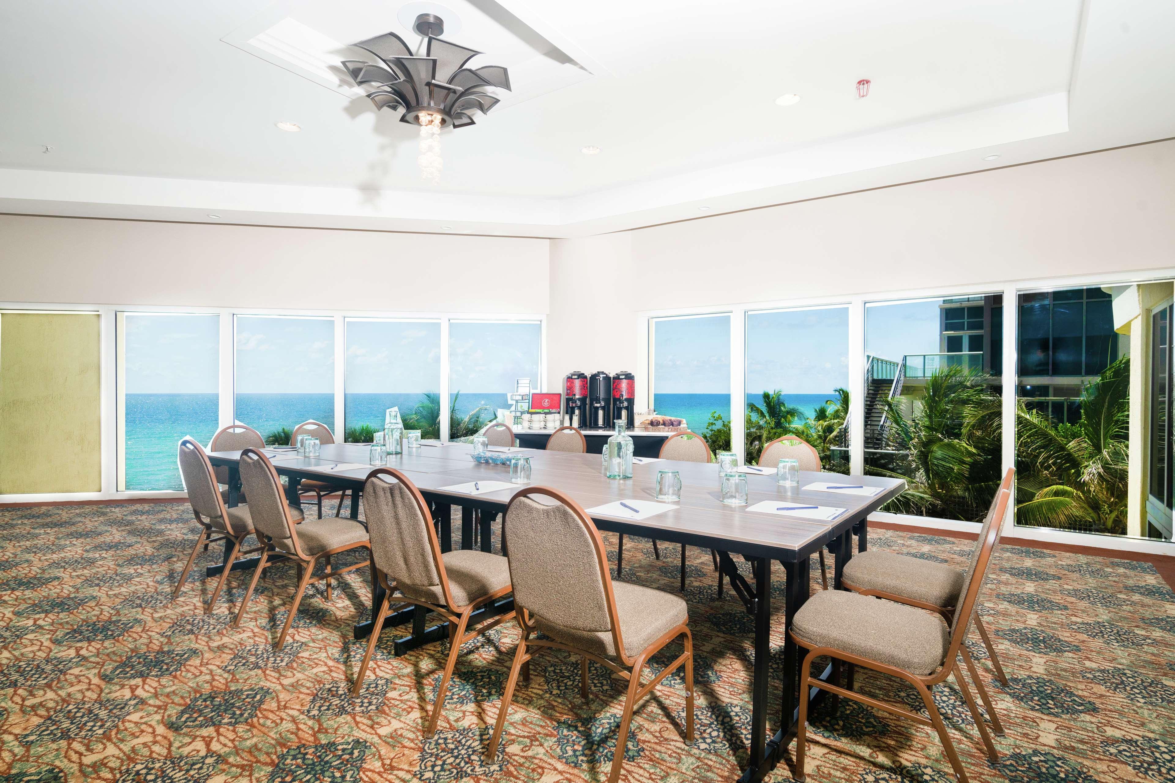 Doubletree By Hilton Ocean Point Resort - North Miami Beach Sunny Isles Beach Eksteriør bilde