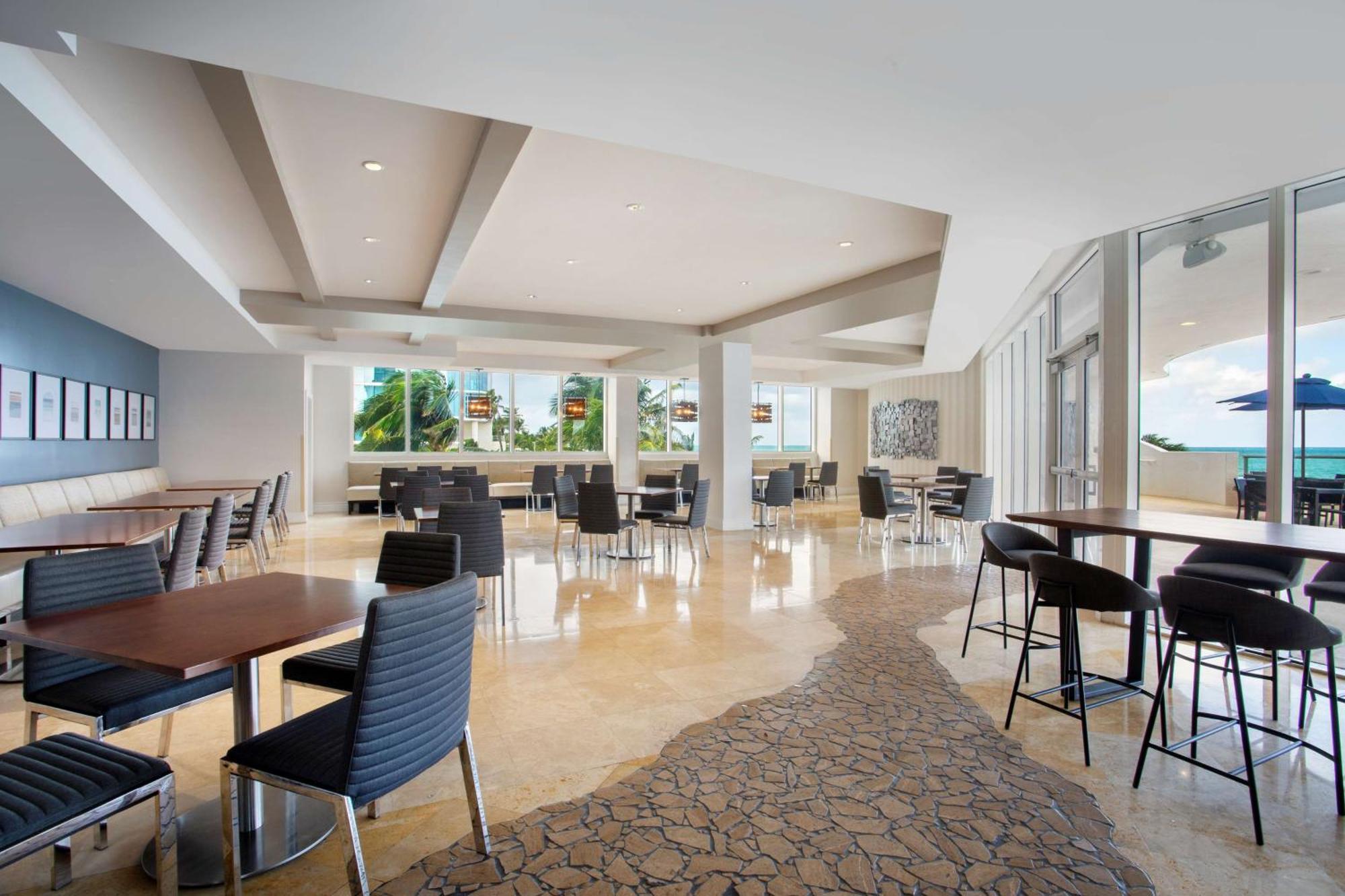 Doubletree By Hilton Ocean Point Resort - North Miami Beach Sunny Isles Beach Eksteriør bilde